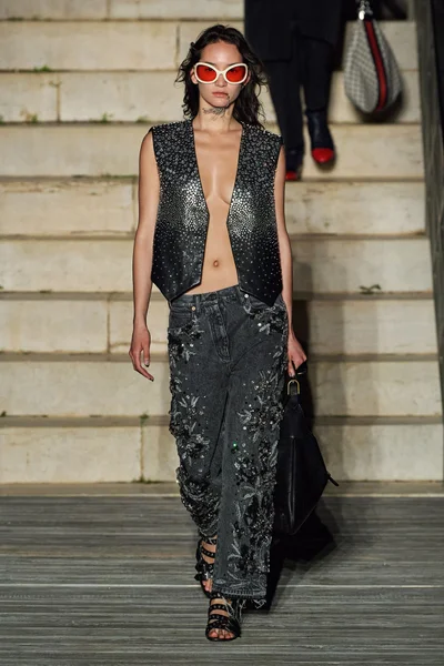 Look 23